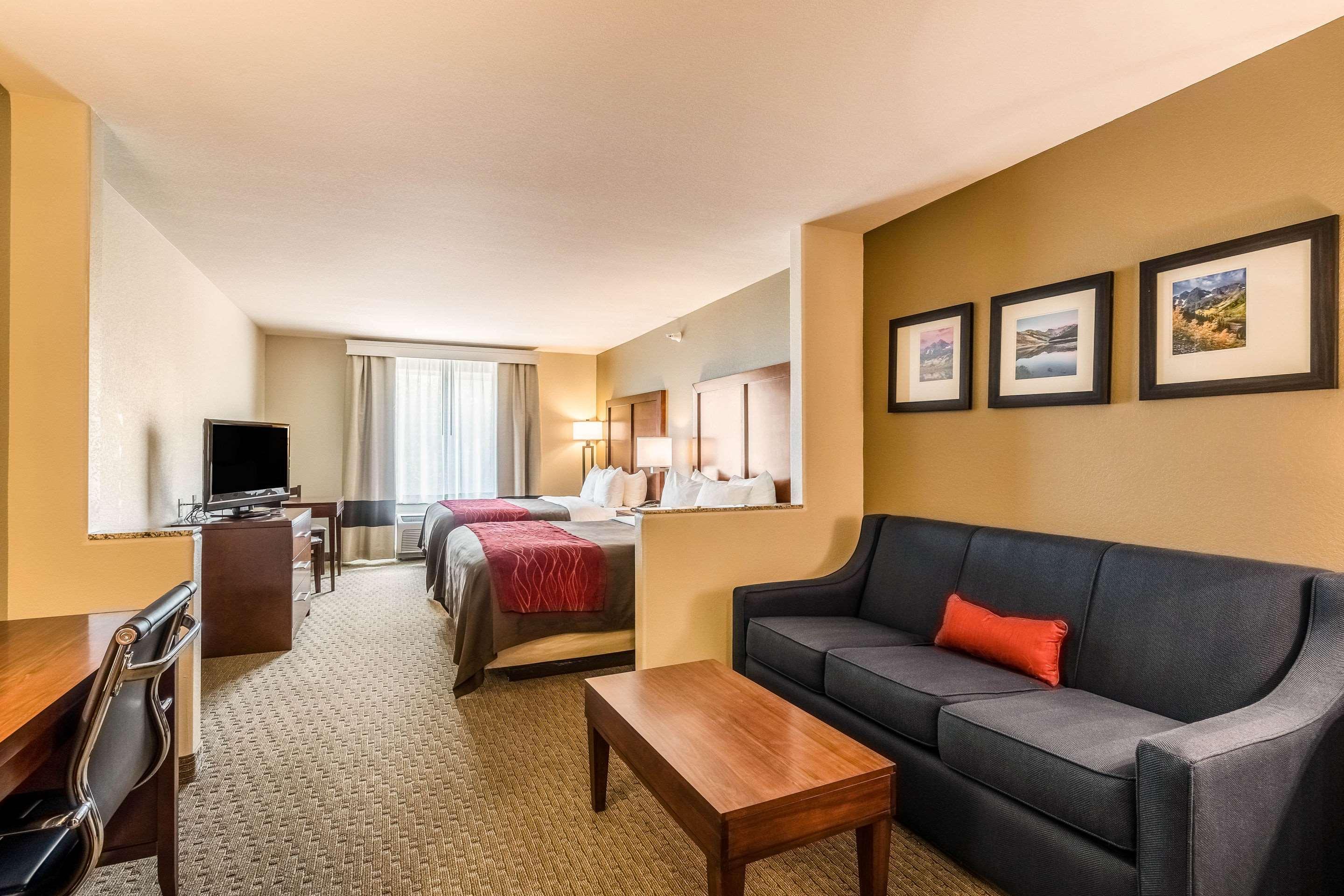Comfort Inn & Suites Rifle Extérieur photo
