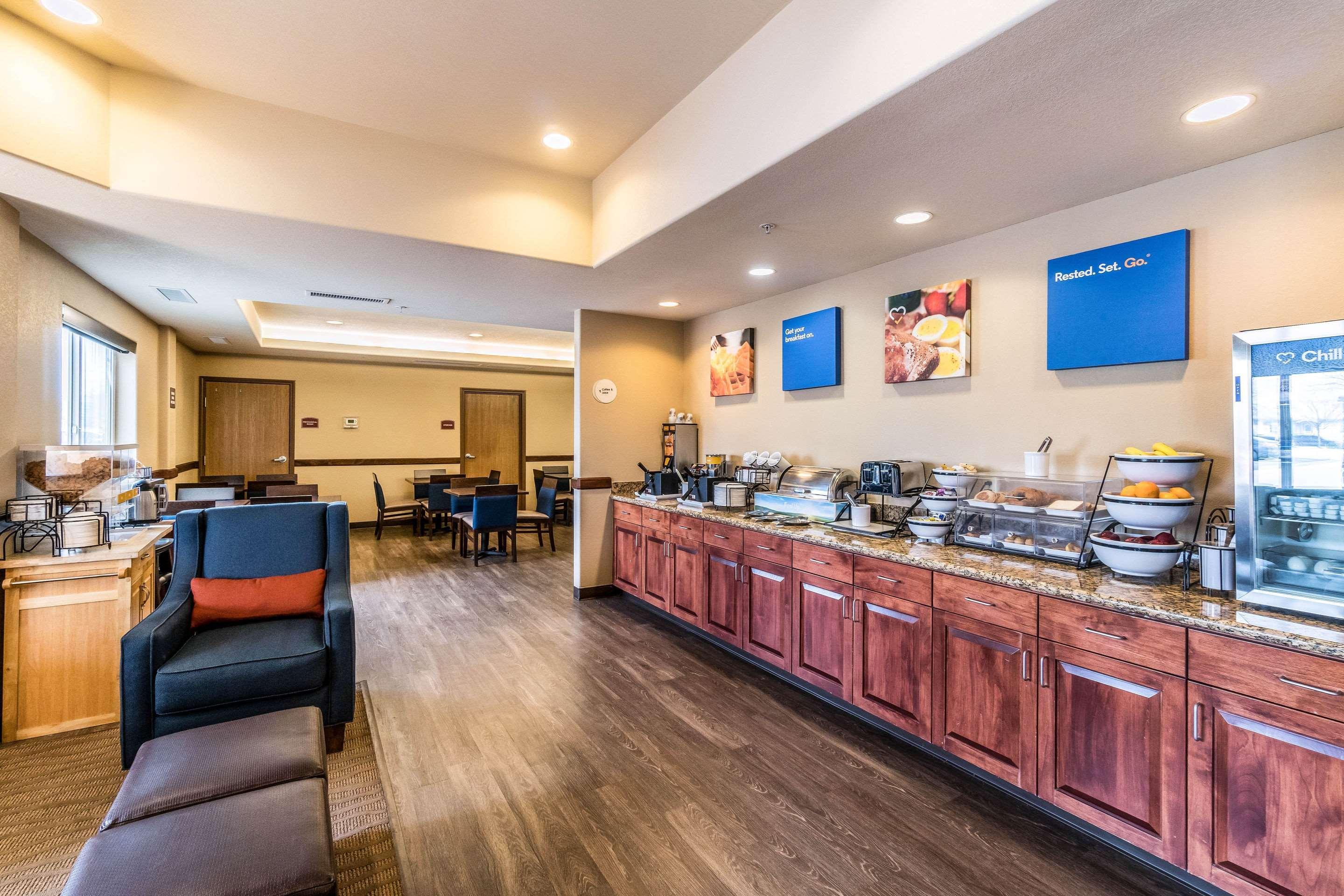 Comfort Inn & Suites Rifle Extérieur photo