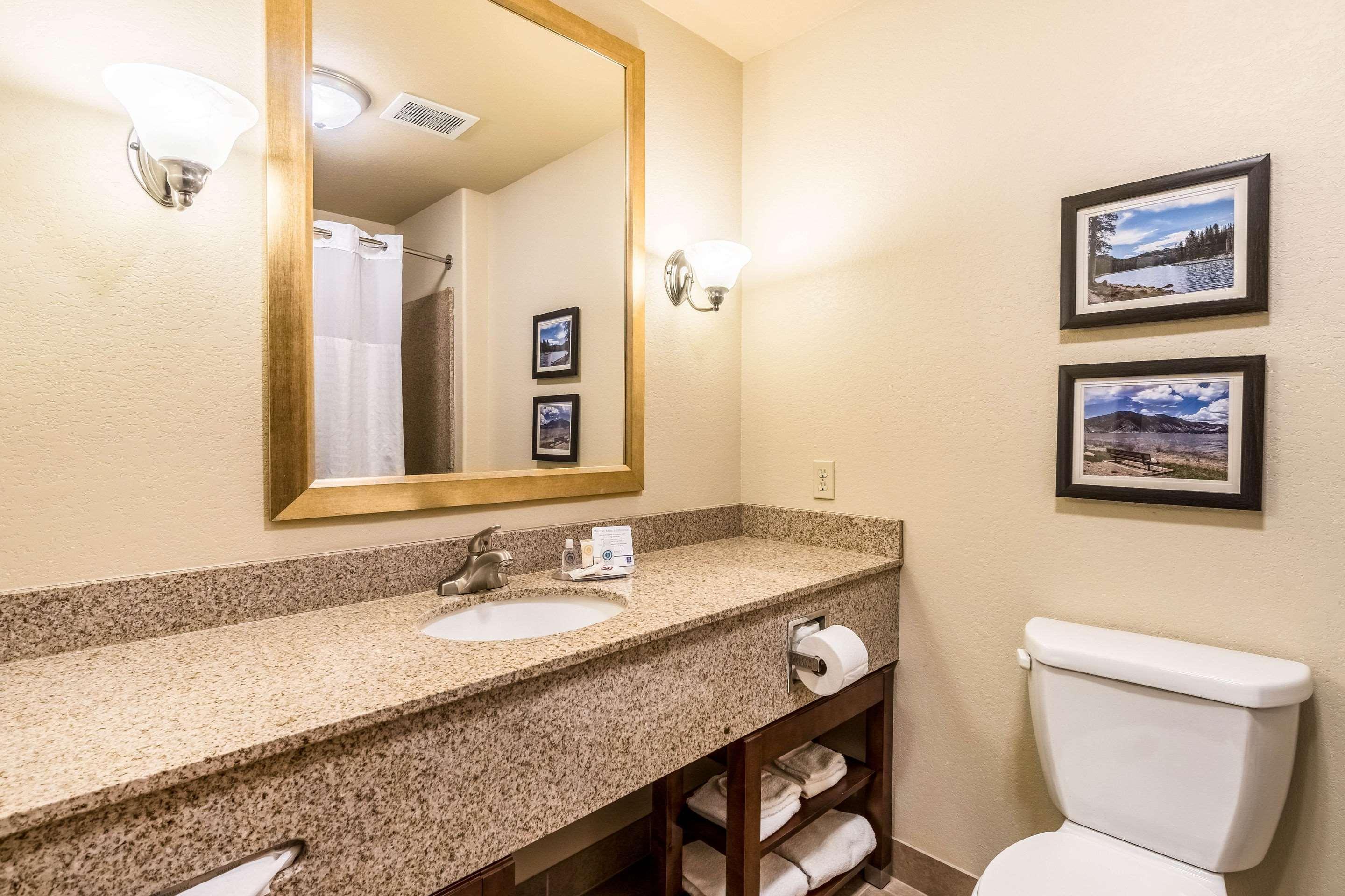 Comfort Inn & Suites Rifle Extérieur photo