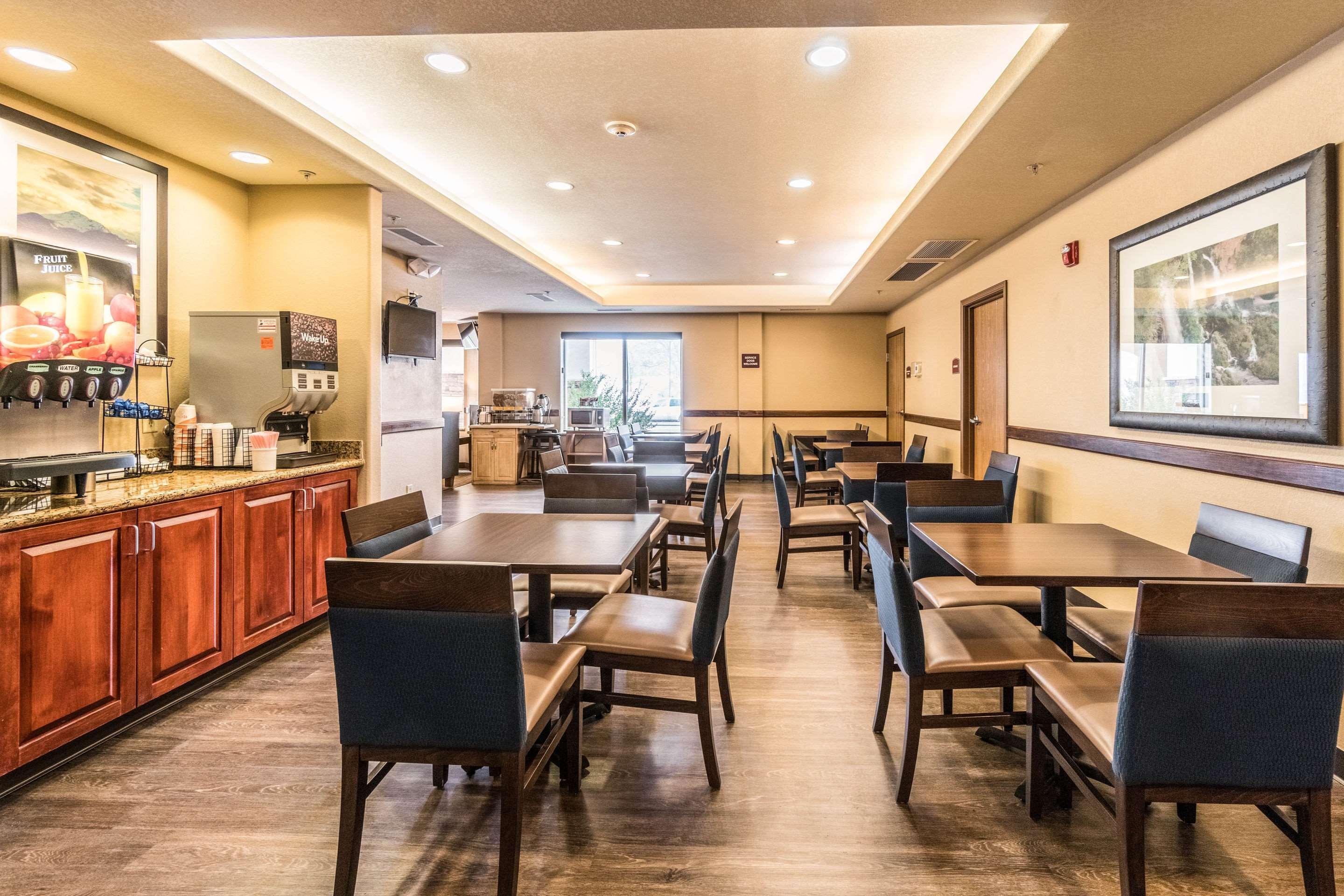 Comfort Inn & Suites Rifle Extérieur photo