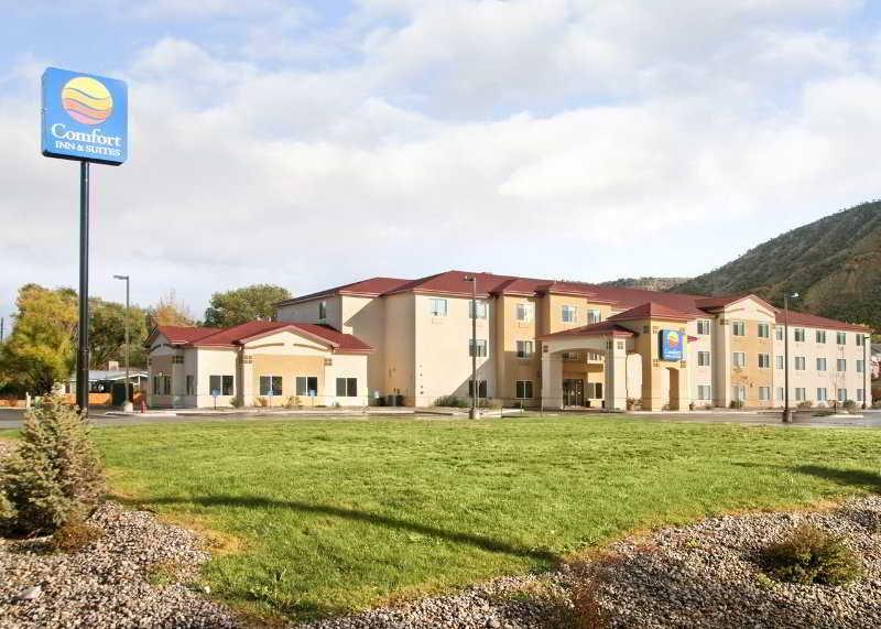 Comfort Inn & Suites Rifle Extérieur photo