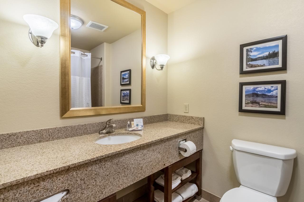 Comfort Inn & Suites Rifle Extérieur photo