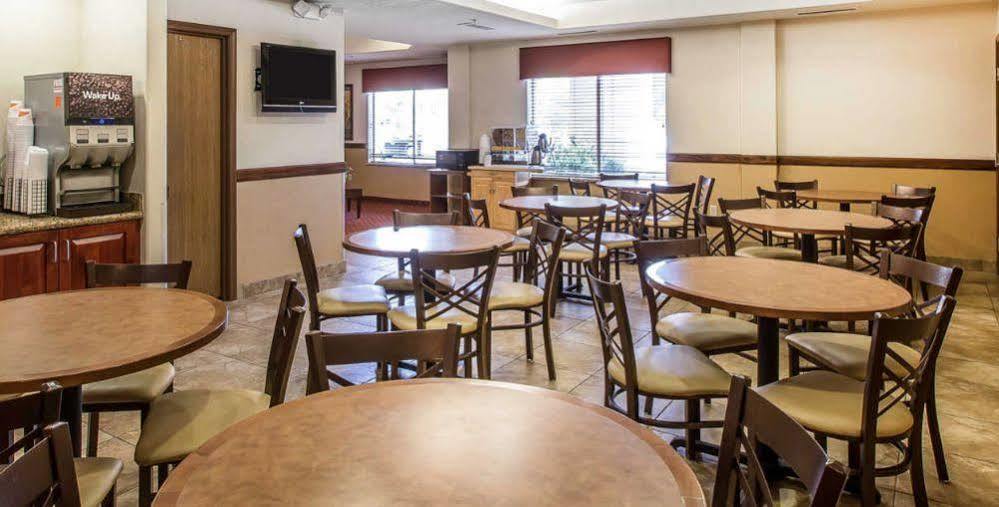 Comfort Inn & Suites Rifle Extérieur photo